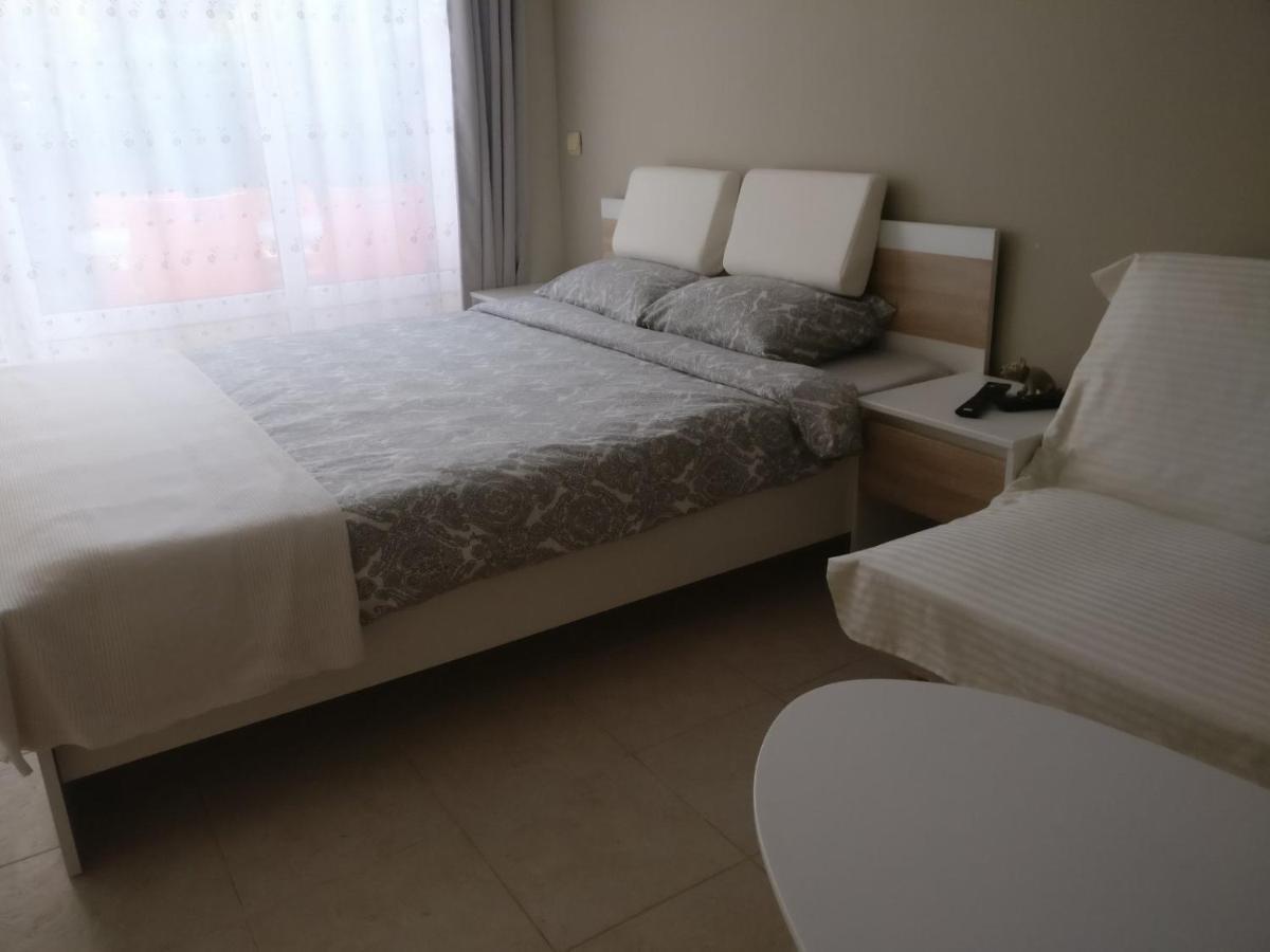 Treti Mart North Apartment Primorsko Exterior photo