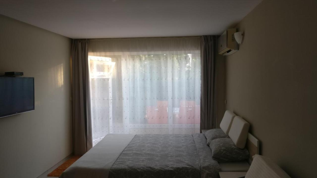 Treti Mart North Apartment Primorsko Exterior photo