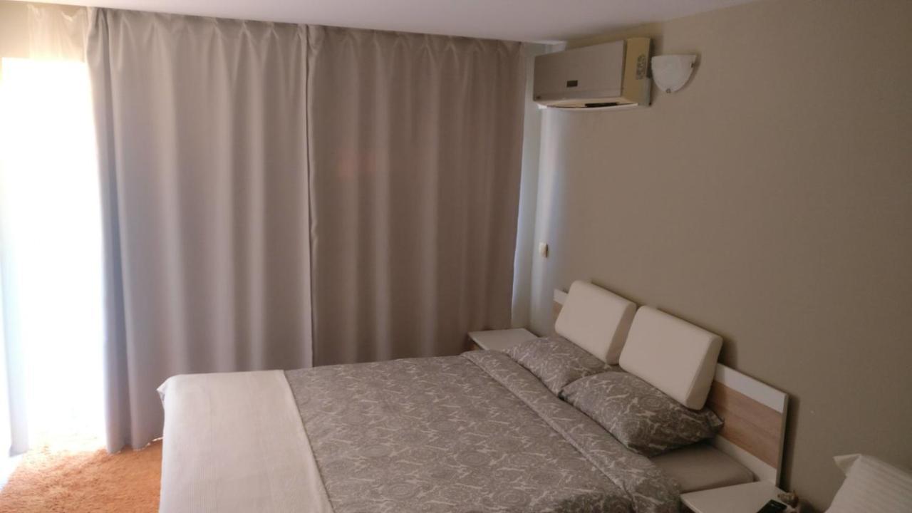 Treti Mart North Apartment Primorsko Exterior photo