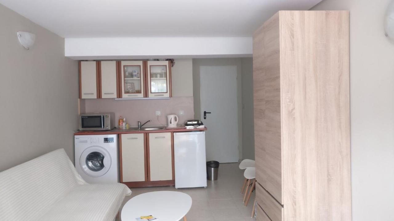 Treti Mart North Apartment Primorsko Exterior photo